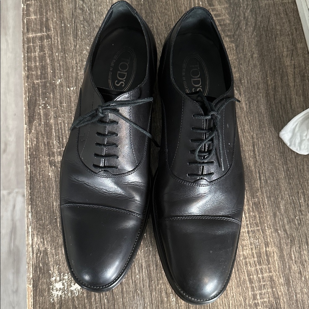 Tod's Black Leather Derby Dress Shoes